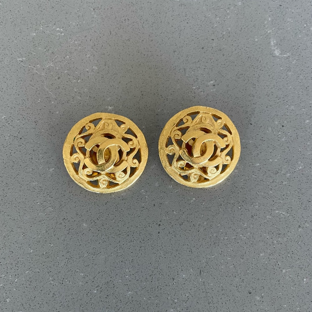Chanel vintage gold earrings
